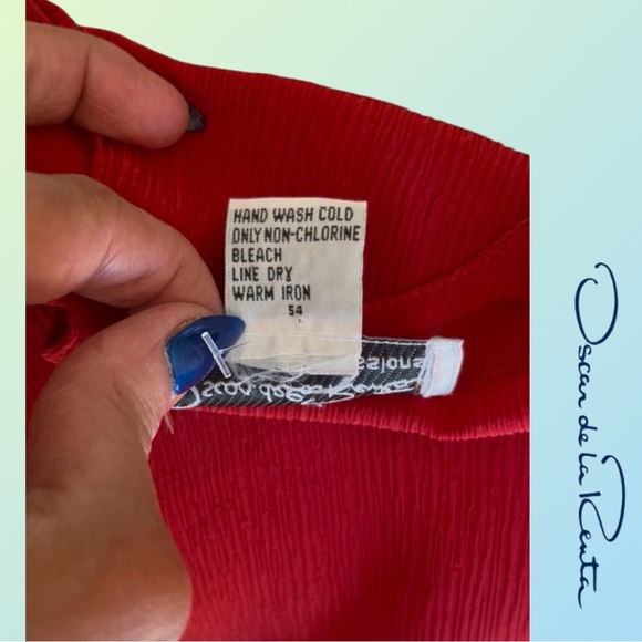 Oscar de la Renta, Vibrant Red Silk Top - Picture 9 of 11